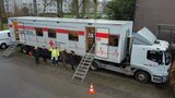 Das Blutspendemobil des Deutschen Roten Kreuzes auf dem Gelände der Zentralverwaltung